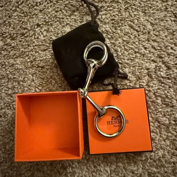 Silver Keychain - Picture 2 of 4